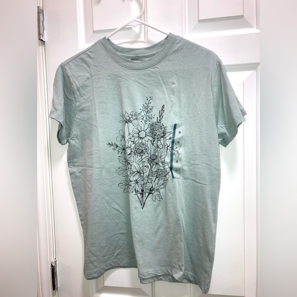 Women's Kindness Short Sleeve Graphic T-Shirt Doe - Sage Green Size Medium new - Picture 2 of 5